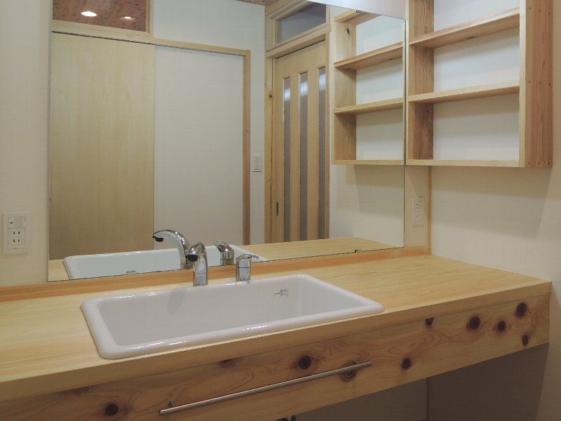桧無垢の洗面カウンター、邑楽町木の家